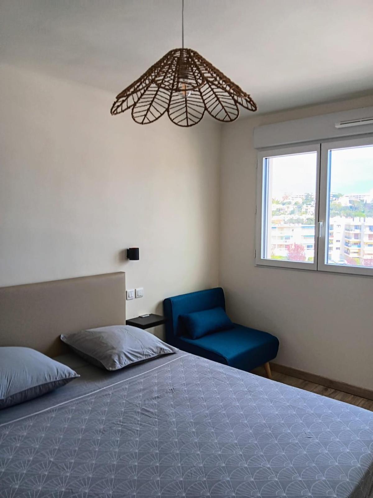 3 Pieces Vue Mer - Clim - 5 Min De La Plage A Pied Antibes Exterior photo